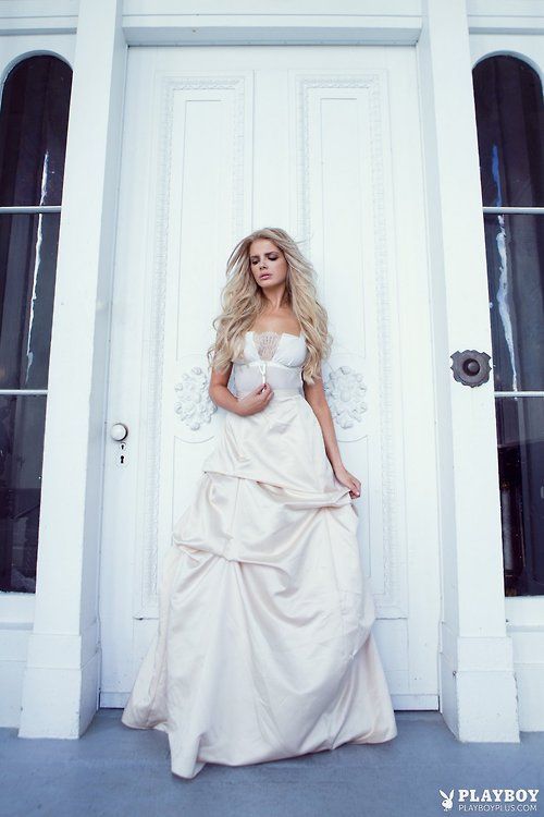 Stephanie Branton Sheds Her White Gown in Outdoors Striptease