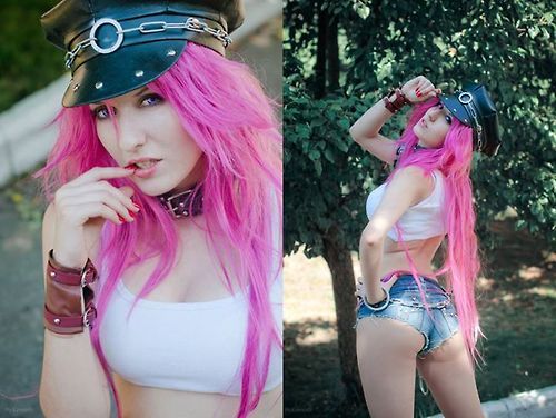 cosplayhotties:
source:...