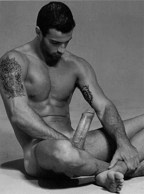 Reblog: hugethingsss:
h u g e t h i n g ( s s s )…