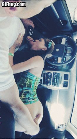 Amateur GF sucking dick in car