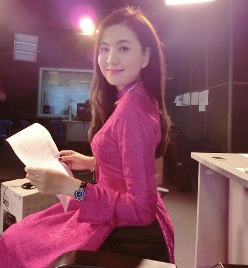 Girl in Vietnamese “Ao Dai”