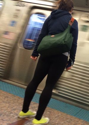 Red line chick