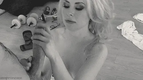 I’m a slut and I want your cock right now