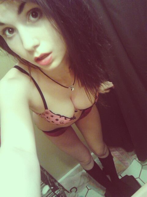 Reblog 
creamy-pie.tumblr.com

You look wonderful little lady,...