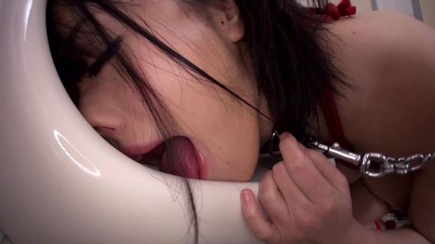 asian slave girl lick the urinal