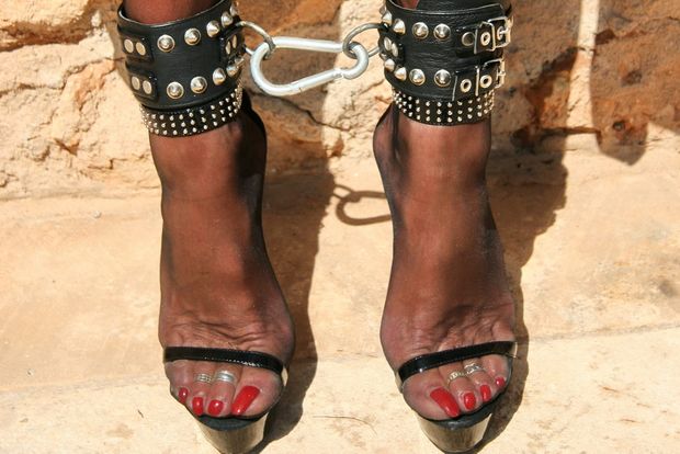 bound feet