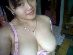 Foto Bugil Tante Girang Semok Toket Gede Yang Menggemaskan dan...