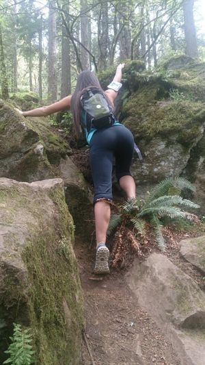 hot booty rock climbing