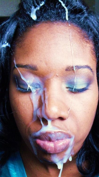 Cum on face and sperm on lips for this hot ebony chick !