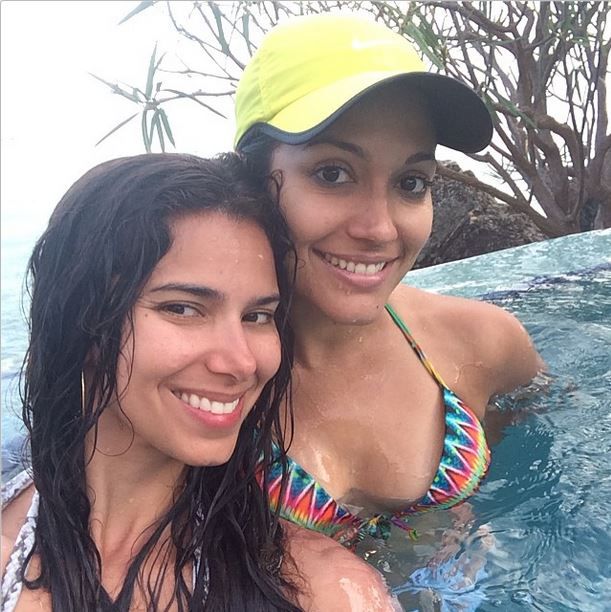 roselyn sanchez hot tub selfie