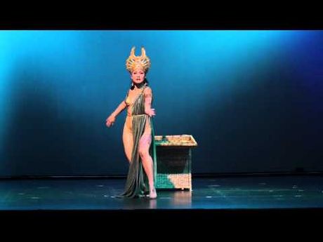 Honey Hula la Snakecharmer