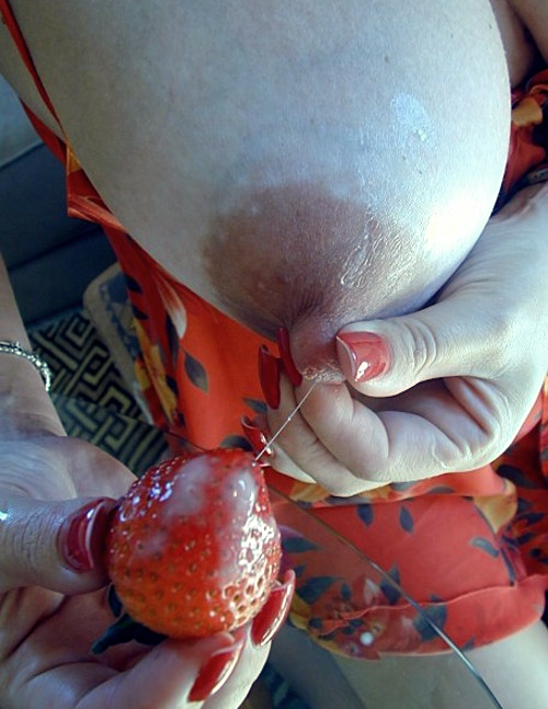 lactating-milf-squirting-milk