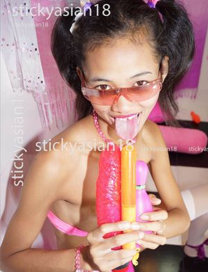 Cutey Cherry 19 warms up her tounge on her dildoes