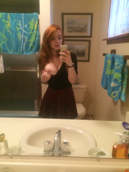 Reblog sendmeyouselfies:
sextshots: