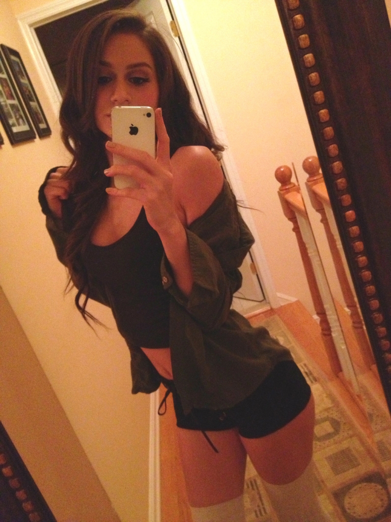 She Knows Every Selfie Pose Ever Conceived