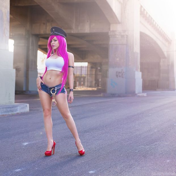 Model : Nadaysonika (as Poison from "Final Fight") | Photographer: Laphotonet | Nadaysonika Official Facebook Page