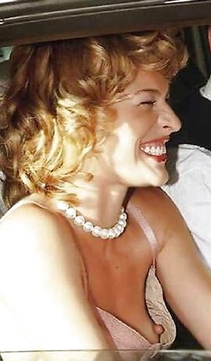 More downblouse pics at