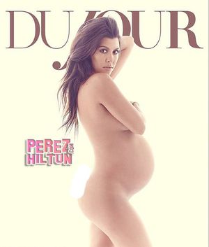 Kourtney Kardashian is super proud of her pregnant body and she wants EVERYONE to know it! Read more: