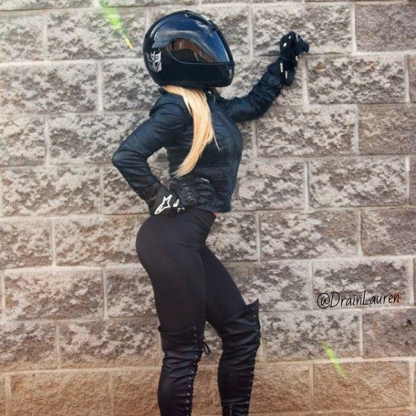 Fit blonde girl in yoga pants on a motorcycle &amp; in workout shorts [12 Photos]