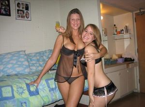 Amateur girls look like a handful in the bedroom