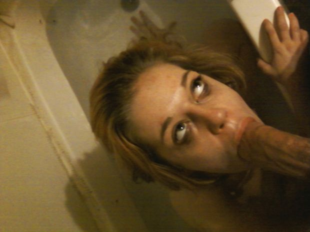 bath tub blowjob