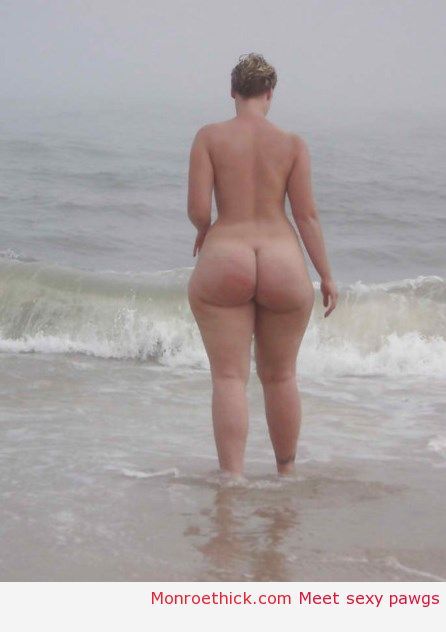 Fat juicy pawg on beach