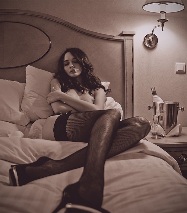 Angel Wearing Stockings And Suspenders 22067