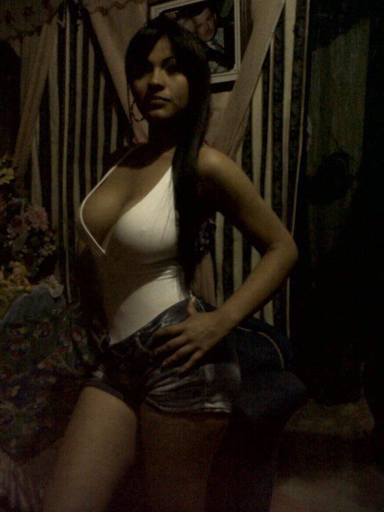 Hot Sexy Latinas Shake That Cute Ass 1782
