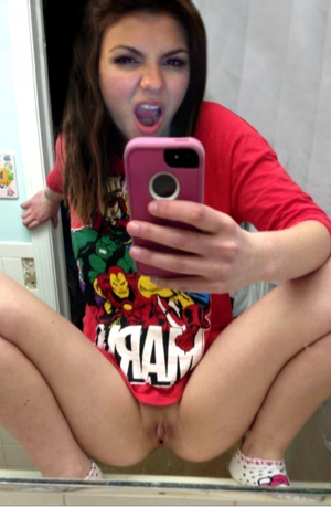 Victoria Justice Selfie Fappening