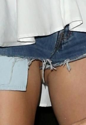 Miley Cyrus Pussy Virw The Full Photo Set
