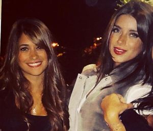 +WAG(mujerdfutbol) bolarosacom/daniella-semaan-a-antonella-roccuzzo-te-voy-a-extranar(y nosotros a...)(+YOUTUBE beach) link: play CLIP