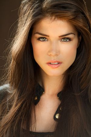 Marie Avgeropoulos (gallery - mix)