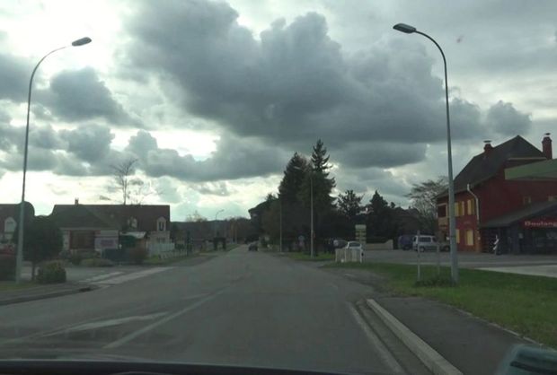 Amatrice de 43 ans nous recoit chez elle pour se faire baiser et enculer par notre hardeur devant la cam