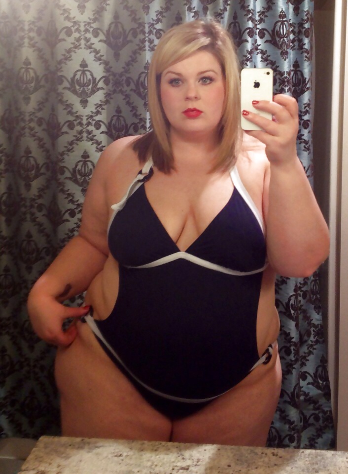 Superb full-figured lingerie in a pic