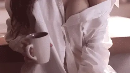 brunette with tight body is so cute her big natural boobs is so amazing, big natural boobs gifs