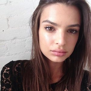Emily Ratajkowski hot lips