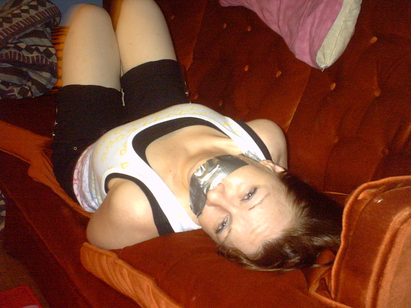 couch, tapegag