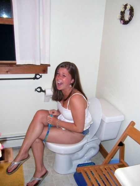 Peeing Girlfriends