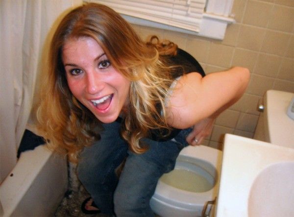 Girlfriends Caught Peeing