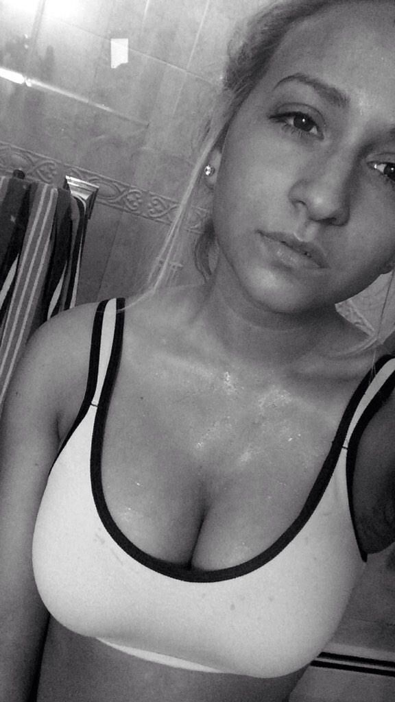 Sports bra