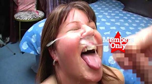MILF Sandy taking facials