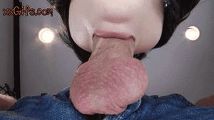 Brunette busy in deepthroat