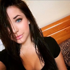 @haleeyyyp on instagram