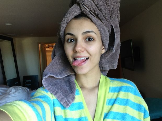 Victoria Justice Selfie