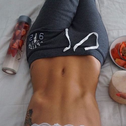 @michelle_lewin (via selfshotmag): Ladies! FOLLOW the best...