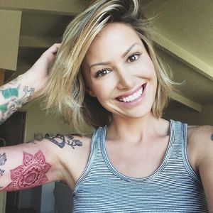 @miss_tina_louise (via selfshotmag): loving my new red mandala...