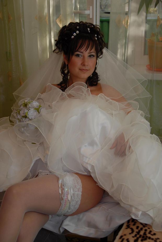 To show the garter