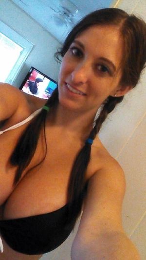 bigbustynaturaltits:So close to seeing those gorgeous nipples. If only i could move that bra.