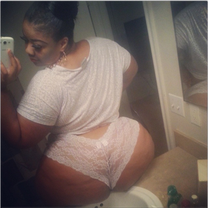 Phat Ass Ebony Slut Selfie Porn Pic