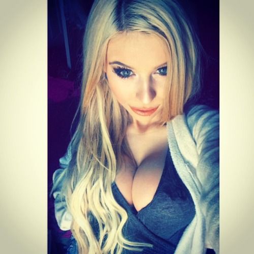 @swedishkiller_xoxo (via selfshotmag):
Live - evil